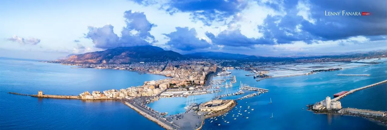 Laurus Apartments Trapani 0*,  Italien