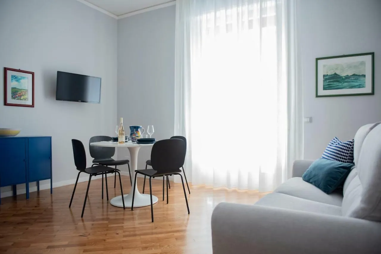 Laurus Apartments Trapani Italia